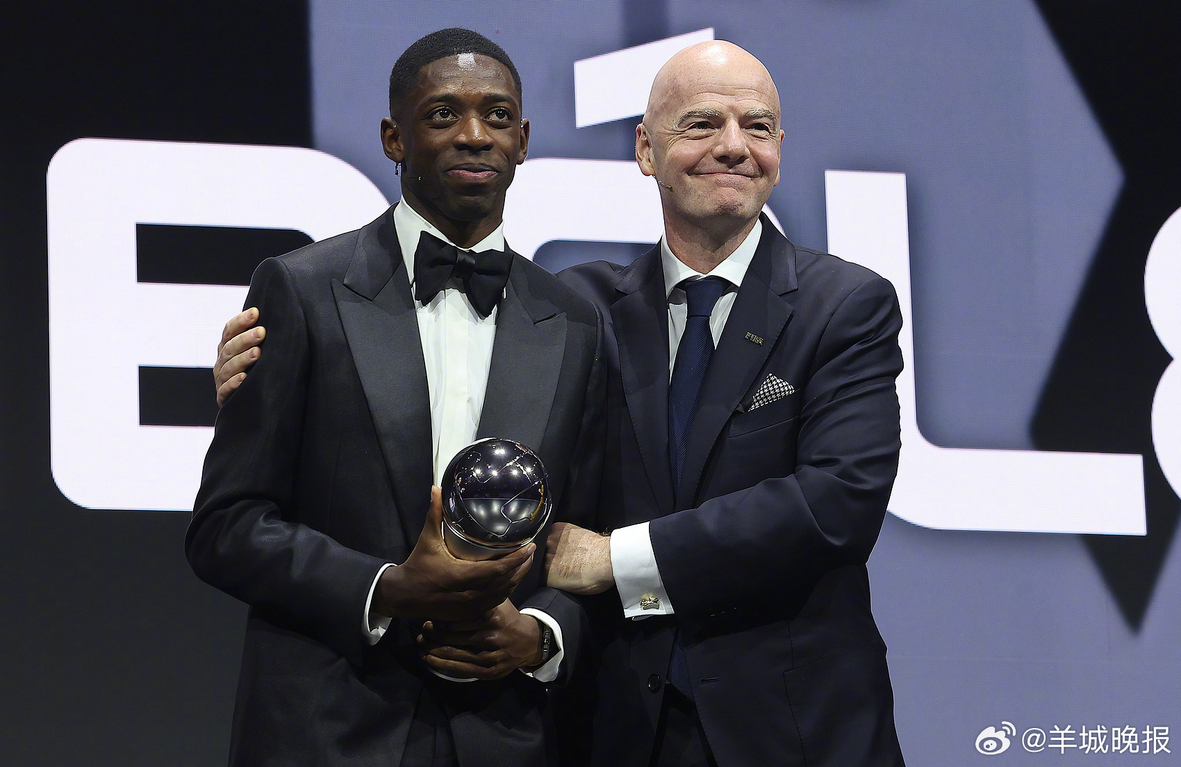 【#登贝莱当选2025年世界足球先生#，击败亚马尔和姆巴佩】2025年国际足联年