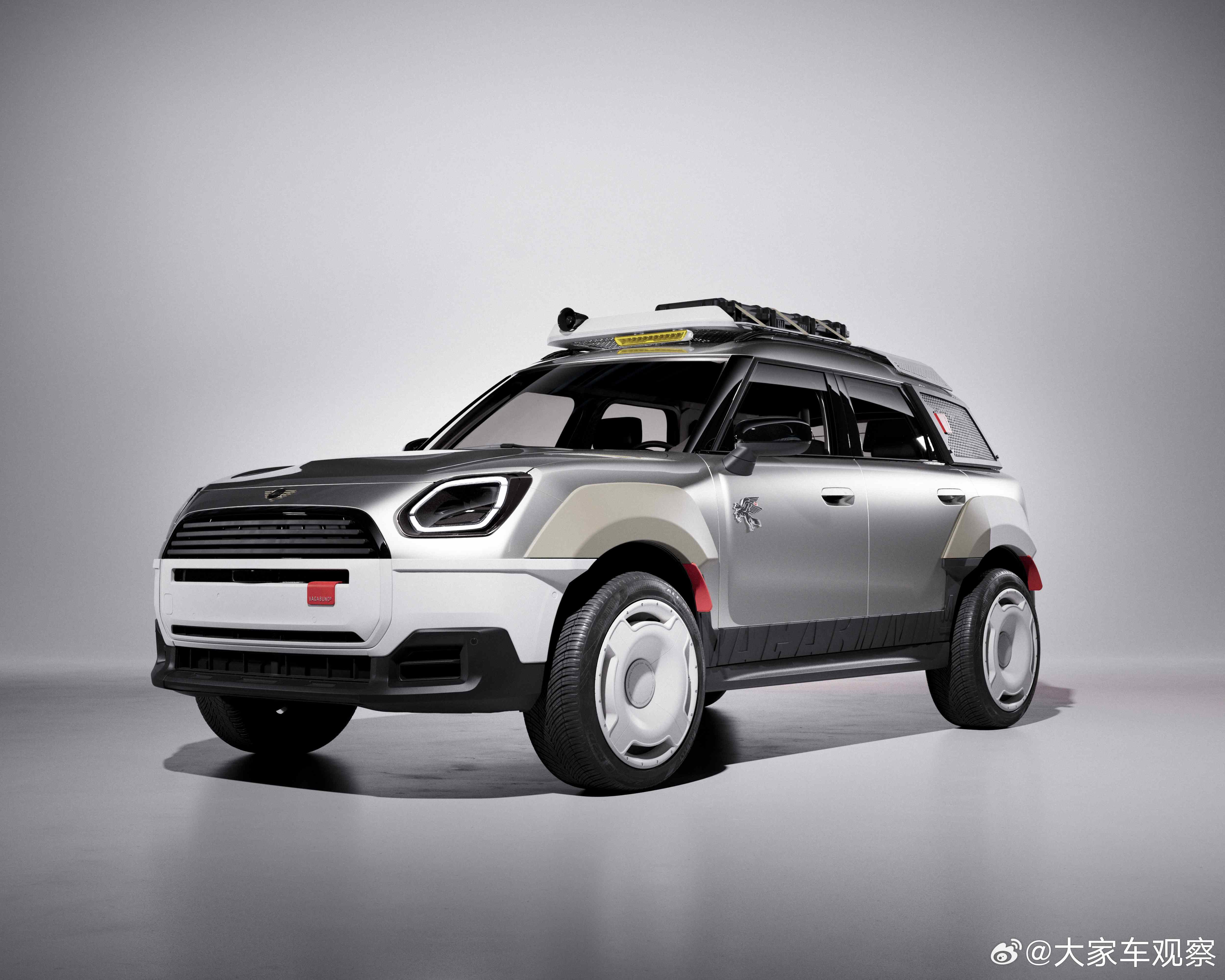 本届北京国际车展上，MINI X VAGABUND创意展车全球首发MINI202