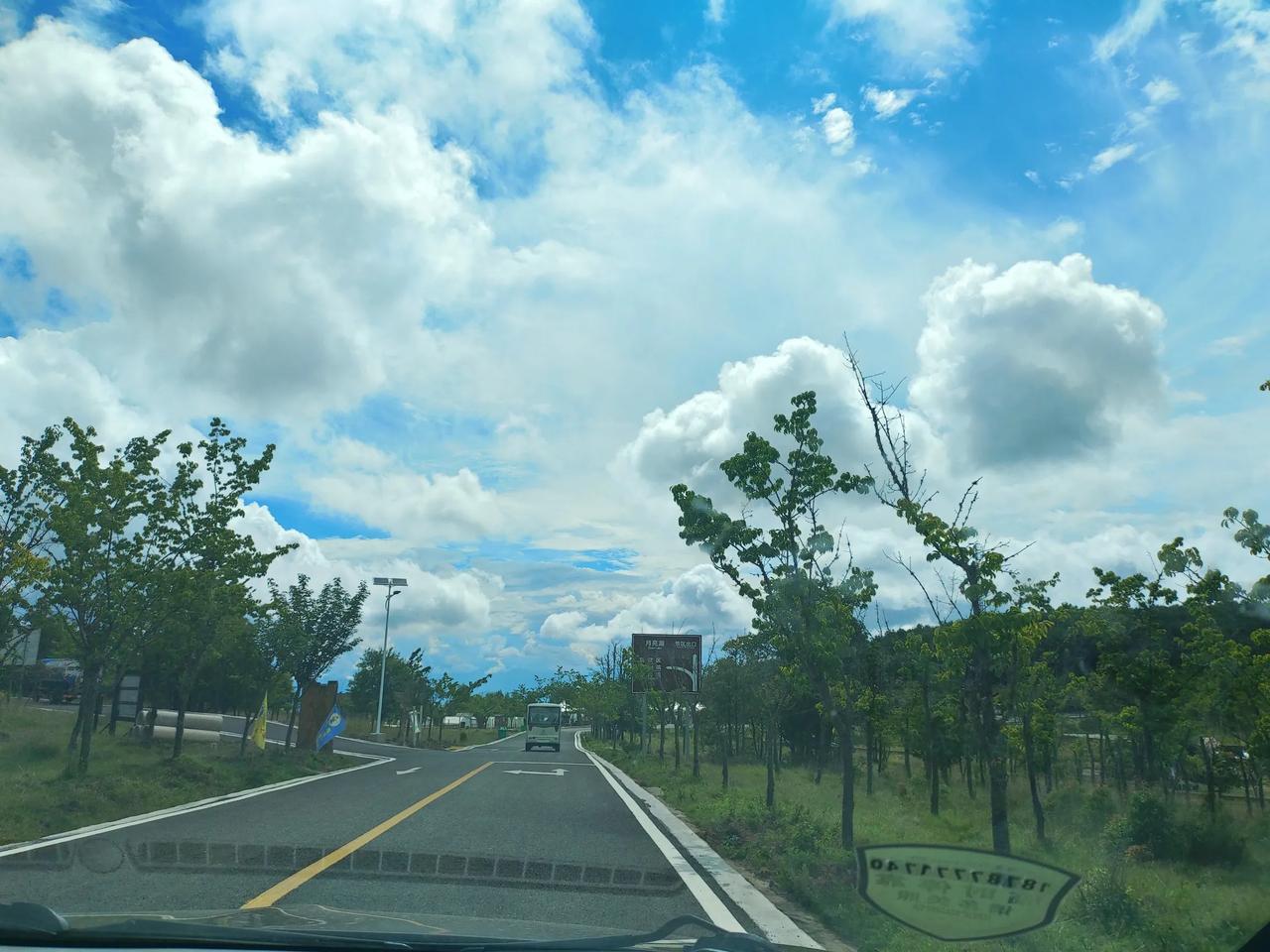 #有没有一张随手拍是你的满意之作#伸手就能碰到云☁️
