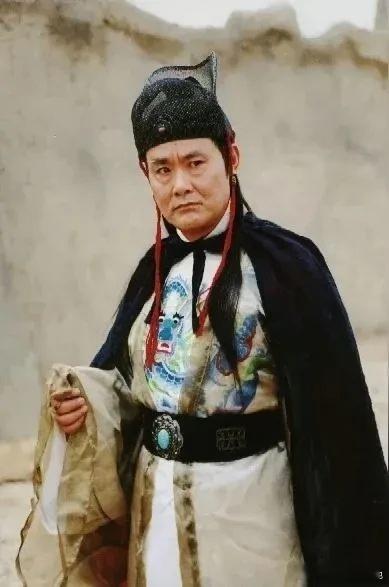 明末农民起义未提前爆发，很大程度上得益于魏忠贤在位时对江南商税和矿税的严苛征收。