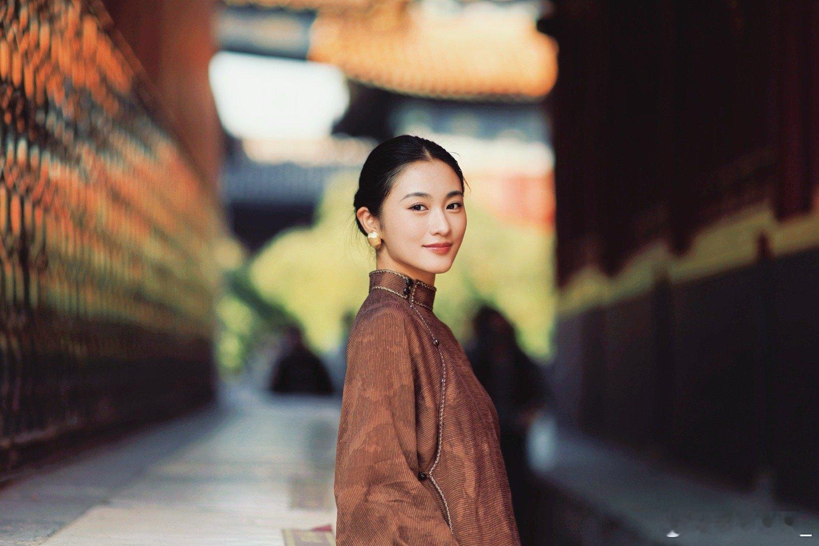 雍和宫的深秋一个暖洋洋的午后  ​​​
