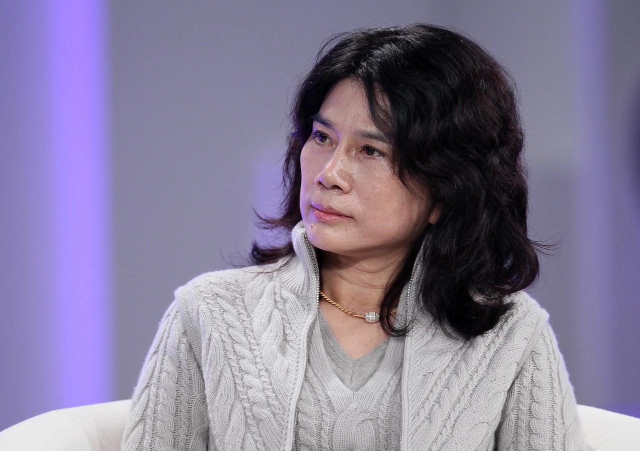 当初骂得有多狠，现在脸就被打得有多肿。董明珠那句“我没见过好的日本人”，当年差点