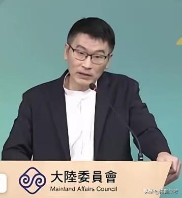 翻车了，糗大了！台陆委会副主委梁文杰是不是觉得自己多年前在大陆出的糗，没有几个人