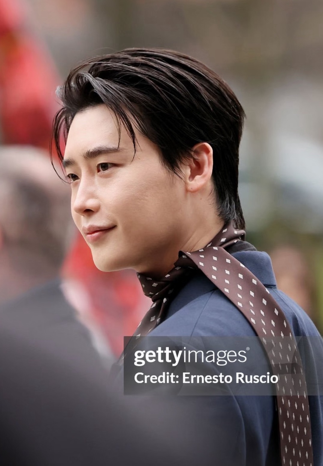 李钟硕咋胖成这样了，还没减下去吗，韩国空气酵母又又发力了…米兰时装周