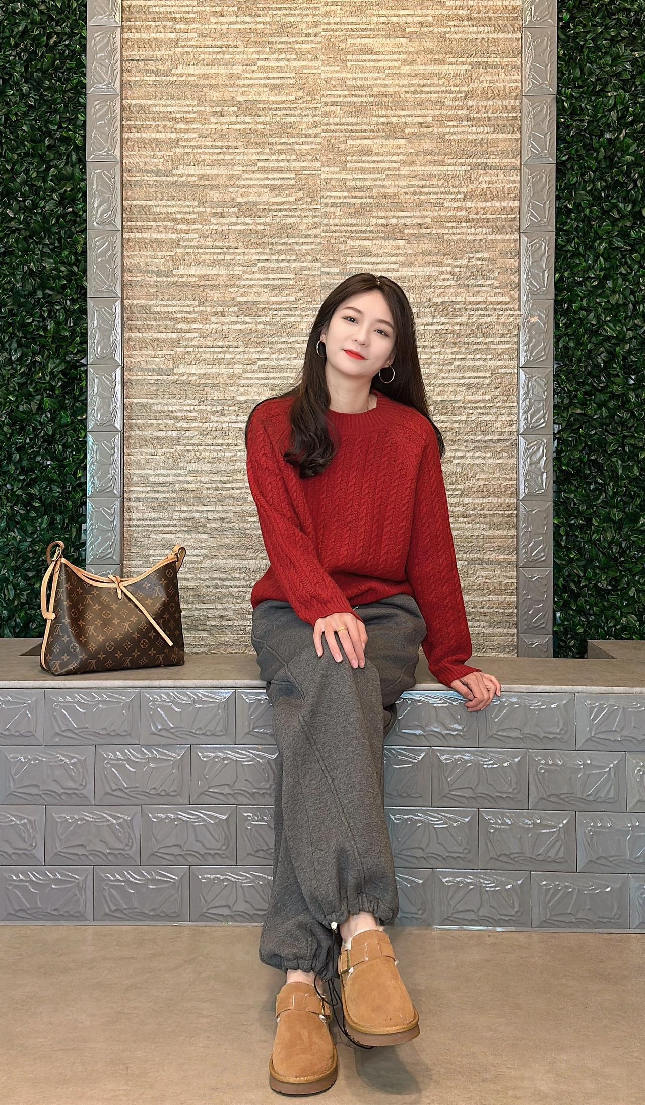 很喜欢现在的状态任何让人累的关系我都不想维持得之坦然失之淡然顺其自然过年穿搭 红