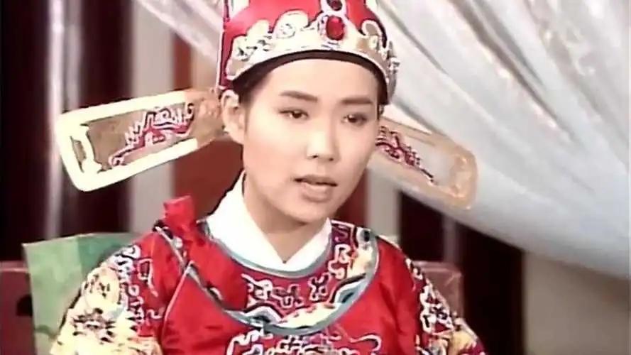 许仕林为什么没有变成人妖？

许仕林，父亲许仙，母亲白素贞。按理说，既然自己的母