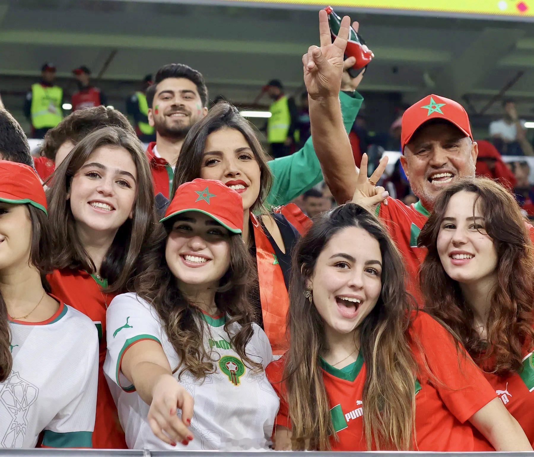 纯粹足球：我们才是非洲杯最佳，不服来辩！其他球迷：你们看球不花钱，我们国家的美女