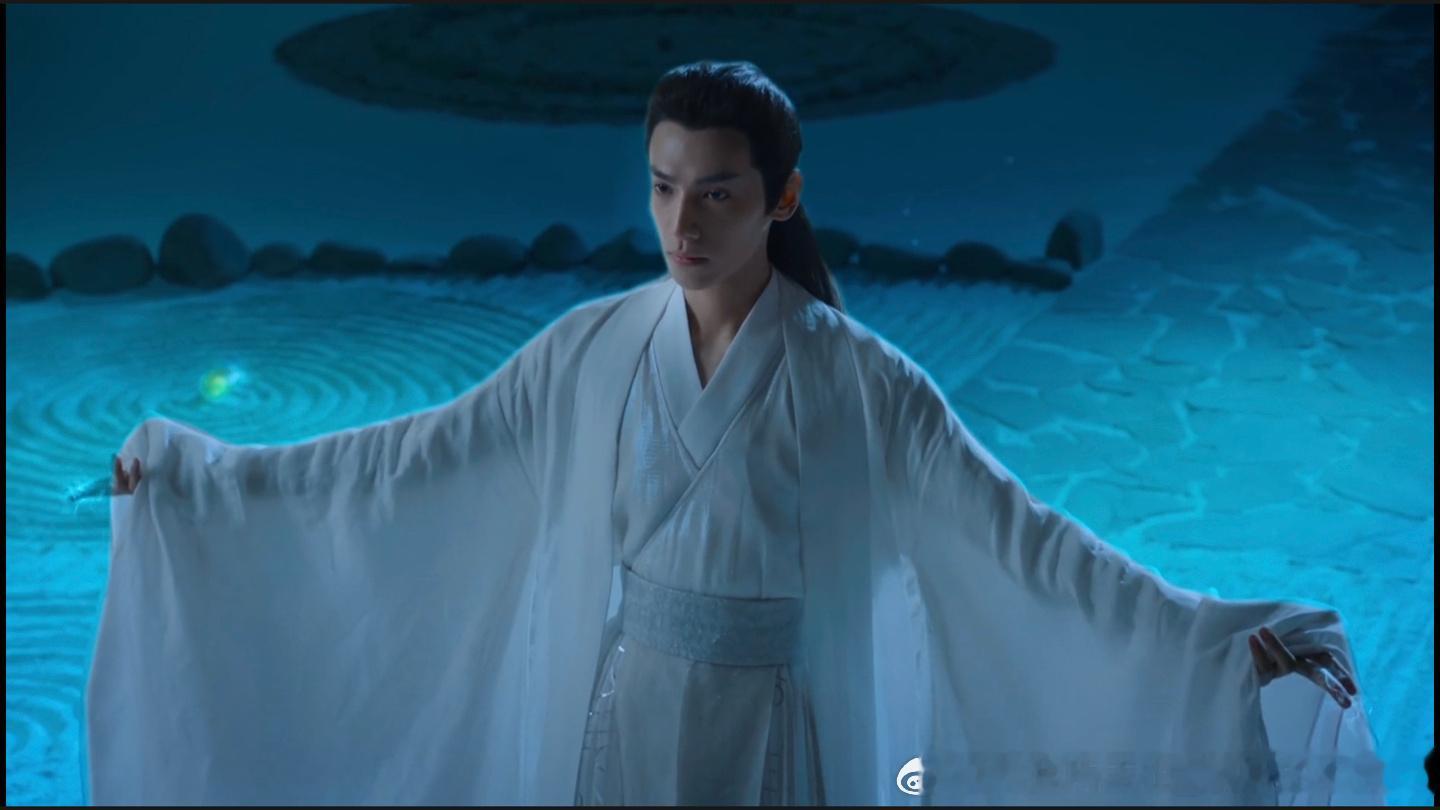 布星台是润玉人生的一个重要场景，基本贯穿起润玉前期的人生转折。而罗云熙在润玉每一