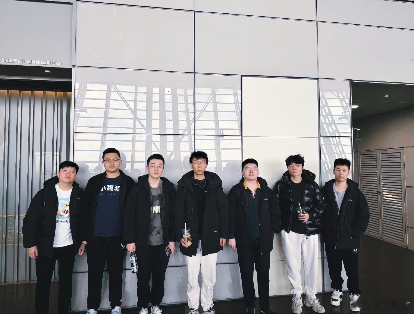 XG出发去参加Blast了，加油啊！拿个好成绩 
