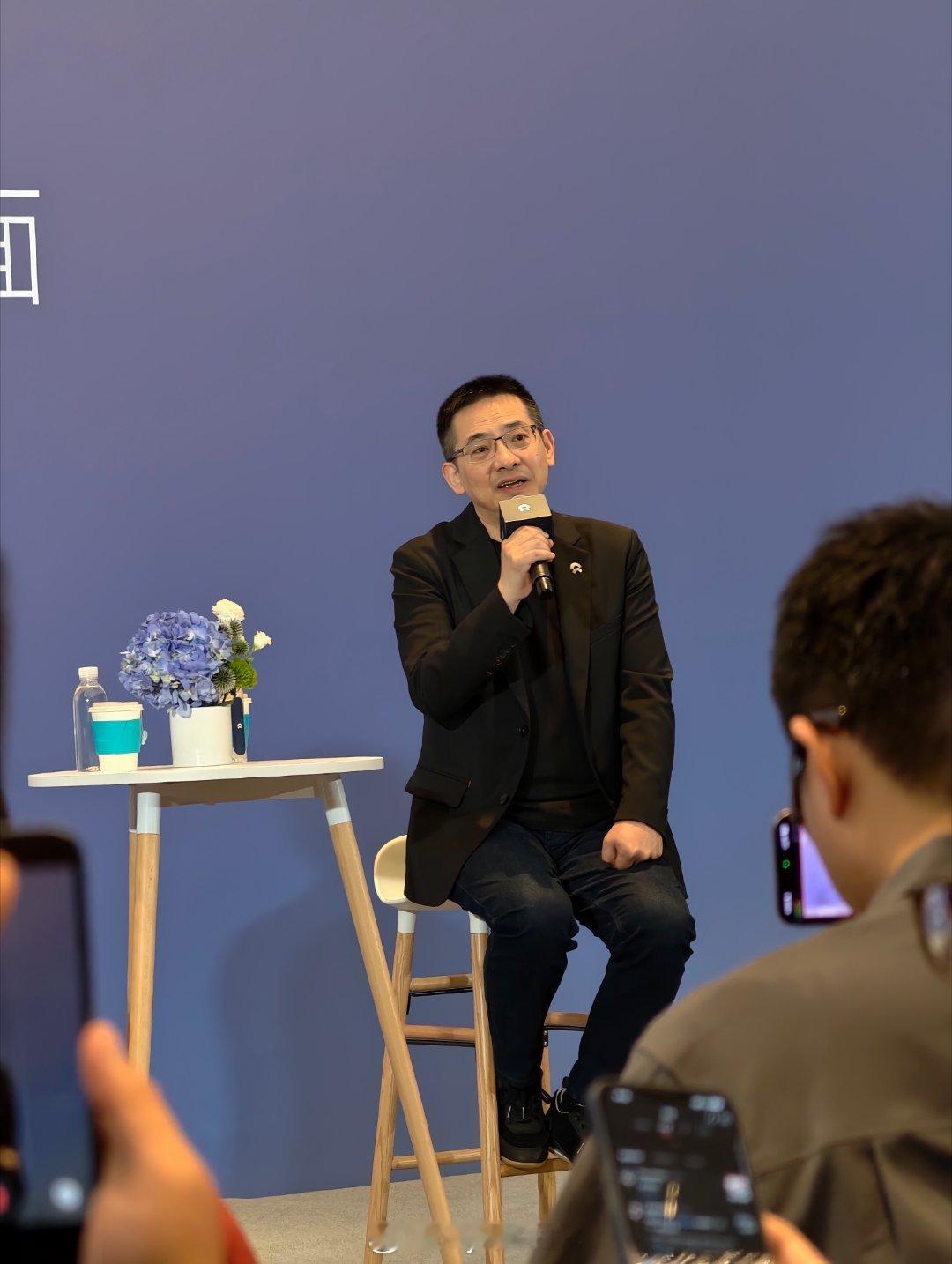 力洪：关于市场上外观的借鉴和灵感的来源，只要不违反知识产权的情况下，也无可厚非。