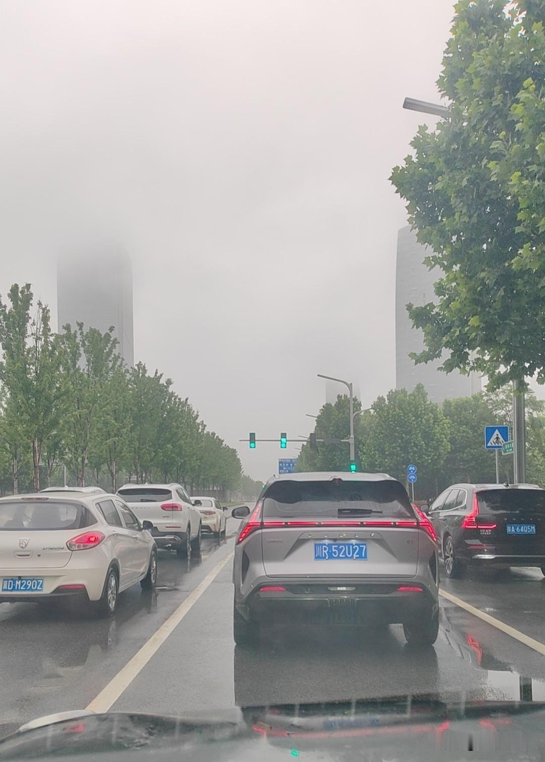 今天下午又要回西安了，这次回去可能短期内不会再来铜川了，带孙子的工作由亲家两口子