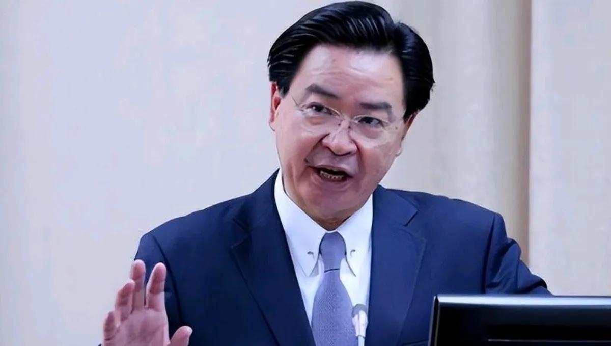 吴钊燮被整破防了！在沈伯洋在台北i居住地与工作地点信息被曝光之后，吴钊燮对我们破