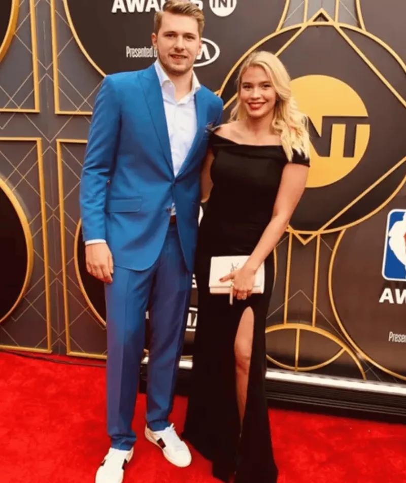 TMZ：东契奇要求加州法院驳回未婚妻要抚养费律师费的诉讼
03月23日讯，据美媒