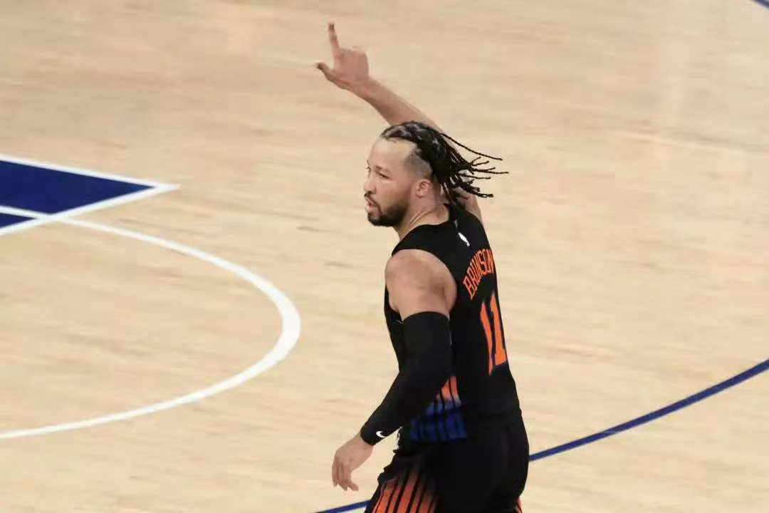 布伦森打破矮个子后卫魔咒昨日NBA东部决赛，尼克斯4-0横扫骑士挺进总决赛。前N