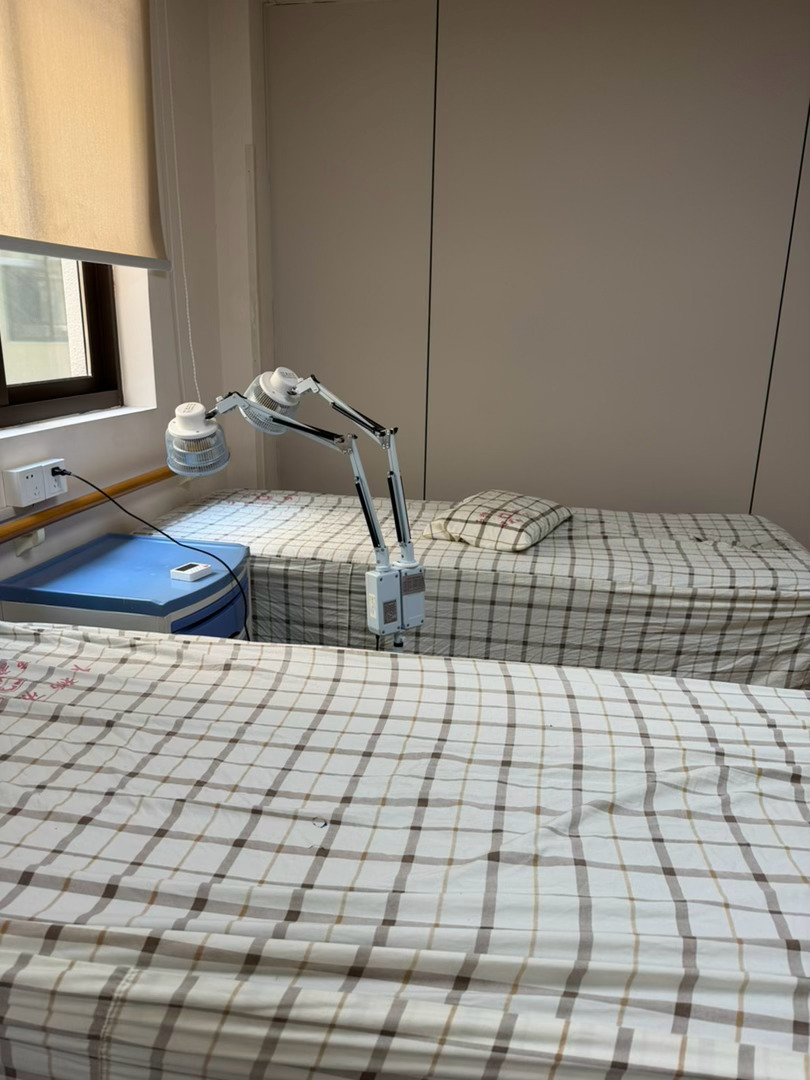 到医院做颈椎针灸，做几次能顶一年不头疼。 