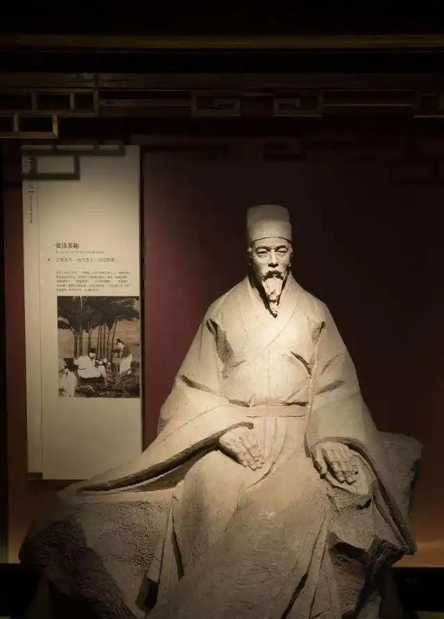 如果一个男人自己能解决生理需求，生活起居不用人照顾，内心足够强大、遇事能自己扛，