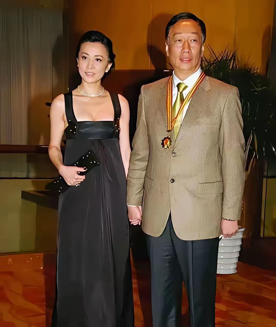 不是我吹，我敢说，这位女士，如果你能认出来，说明已经老了。