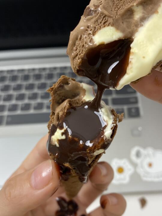 梦龙！谁家好冰淇淋流成这样啊…🥹