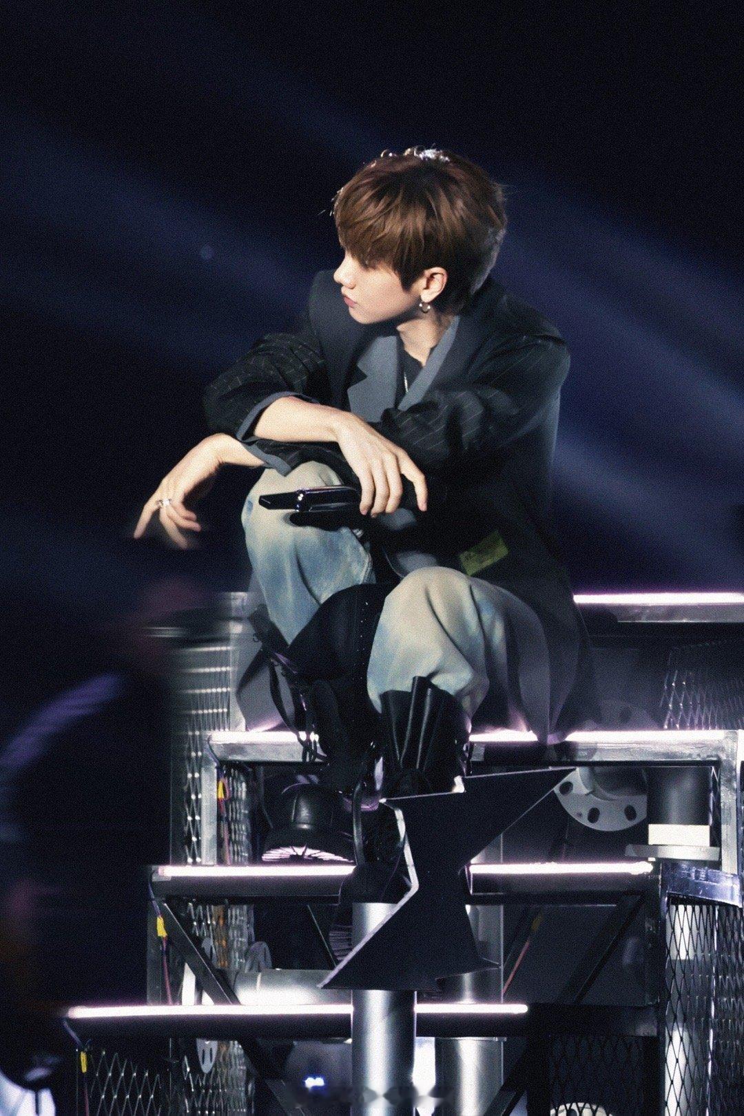 汪苏泷不建议夜排汪苏泷不建议大家夜排他说爱不是占有是自由，连见面都希望粉丝轻松自