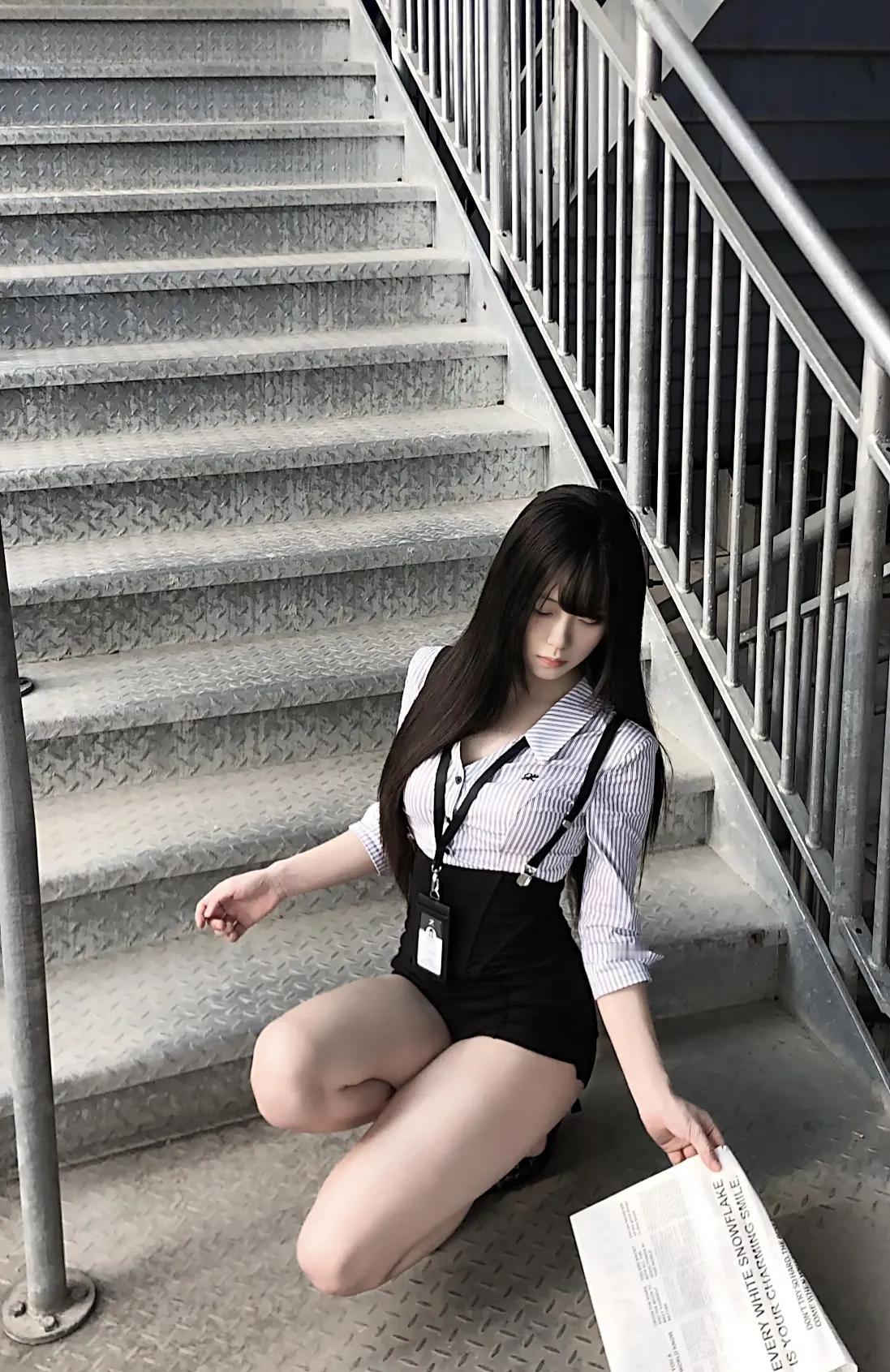 人生就是吃喝拉撒生老病死悲欢离合喜怒哀乐。
人生就是行善积德，因为这辈子是什么人