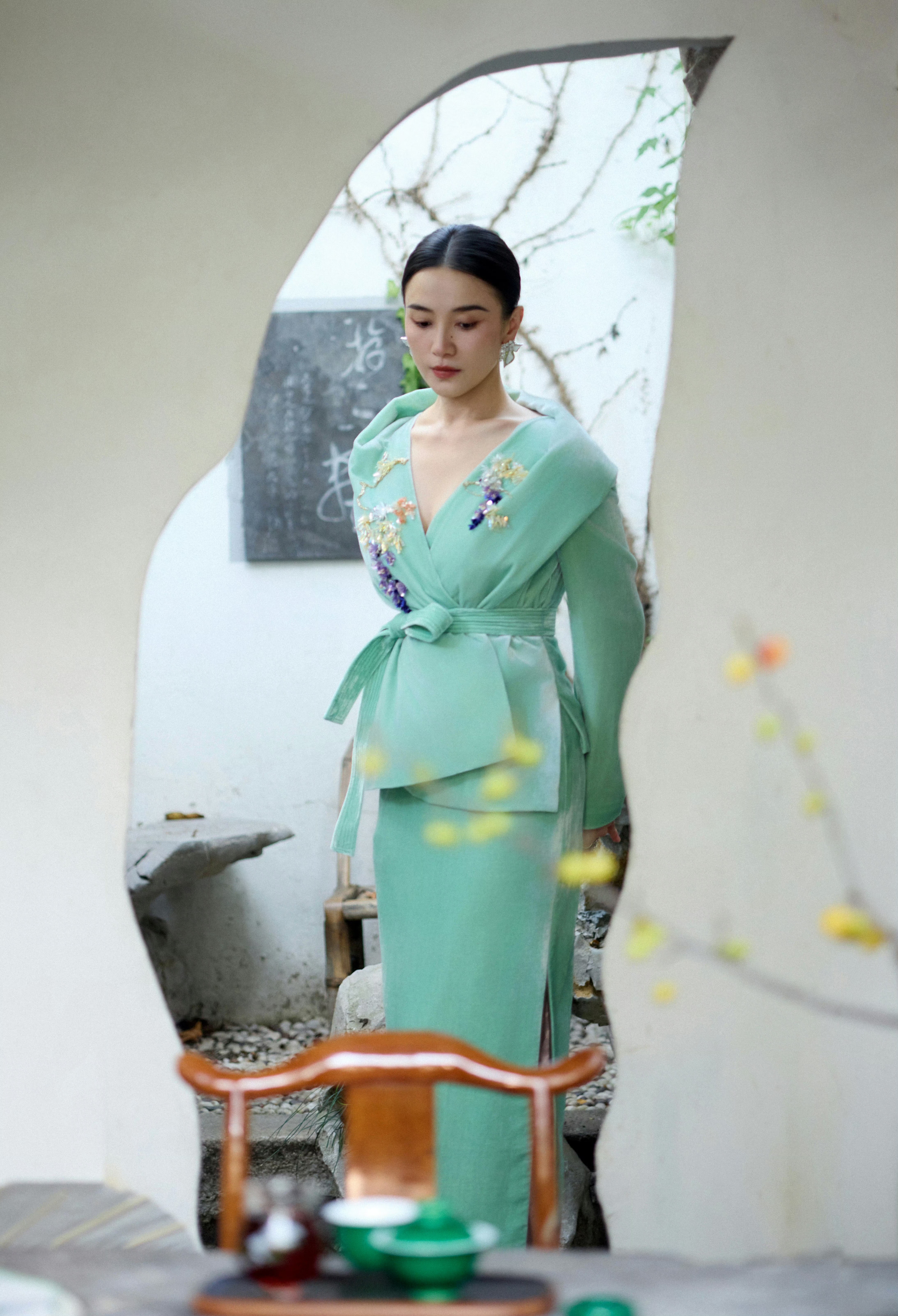MOH Celebrity | 宋佳宋佳[超话] 佩戴MOH「动物絮语」系列贝母