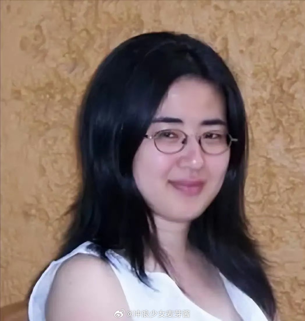 13岁被北大破格录取的中国“神童”田晓菲，出国留学后，28岁嫁给53岁美国老师，