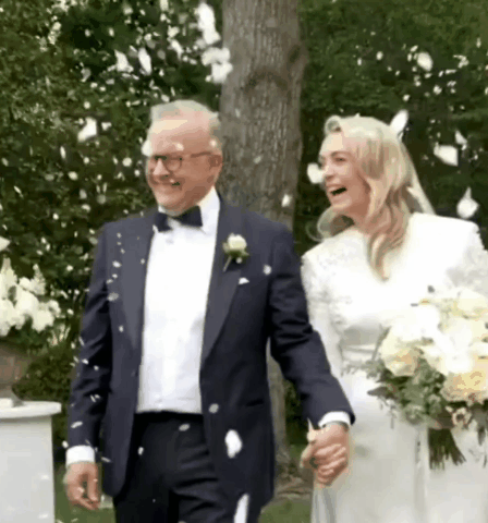 澳大利亚总理阿尔巴尼斯宣布与乔迪·海顿（50岁）结婚。

阿尔巴里斯与朱迪·海顿