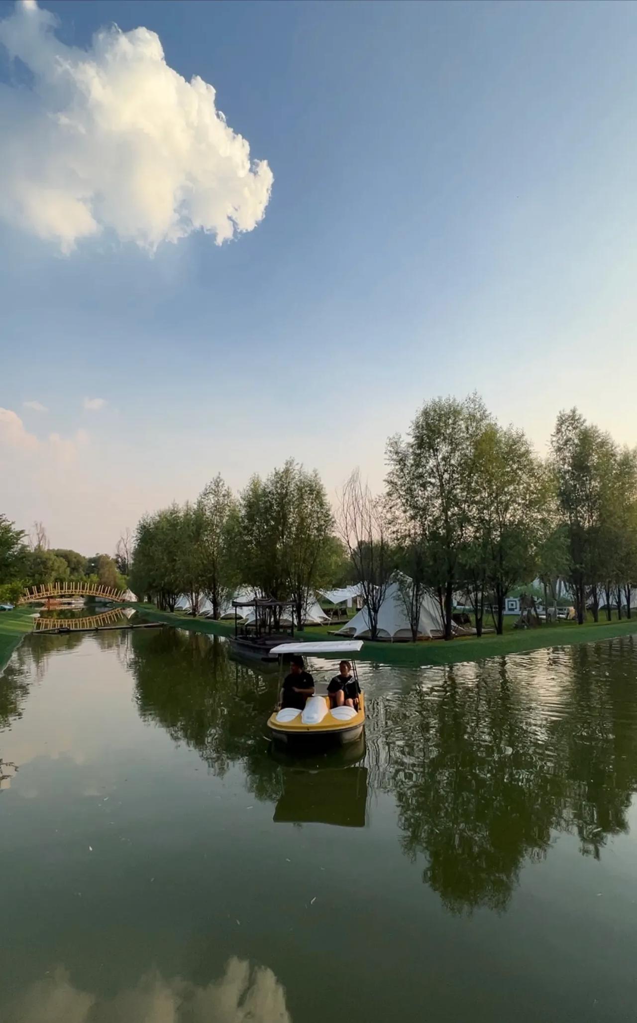 太原向北露营地
人均100就能包场
团建聚会，我这里挺好
有帐篷还可以住在这里，