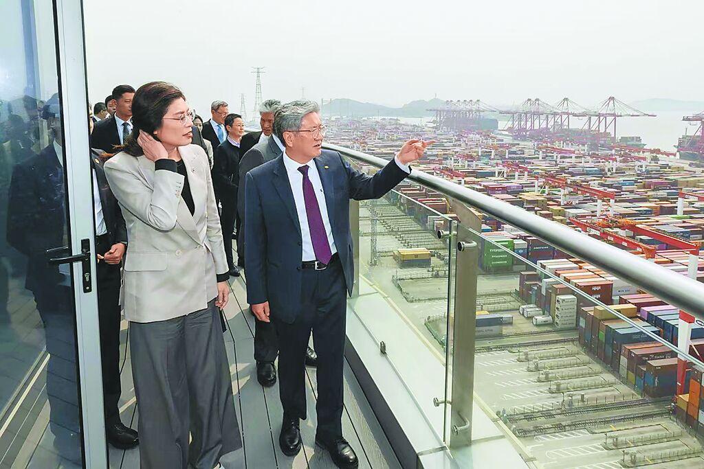 “天空飞的应该是鸟 不是导弹” ，岛内名医盛赞郑丽文带回来的是和平
中国国民党主