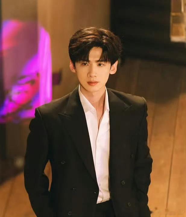 白敬亭章若楠 二搭终于二搭了！《快把我老板带走》之前《难哄》我就天天追这俩人太养