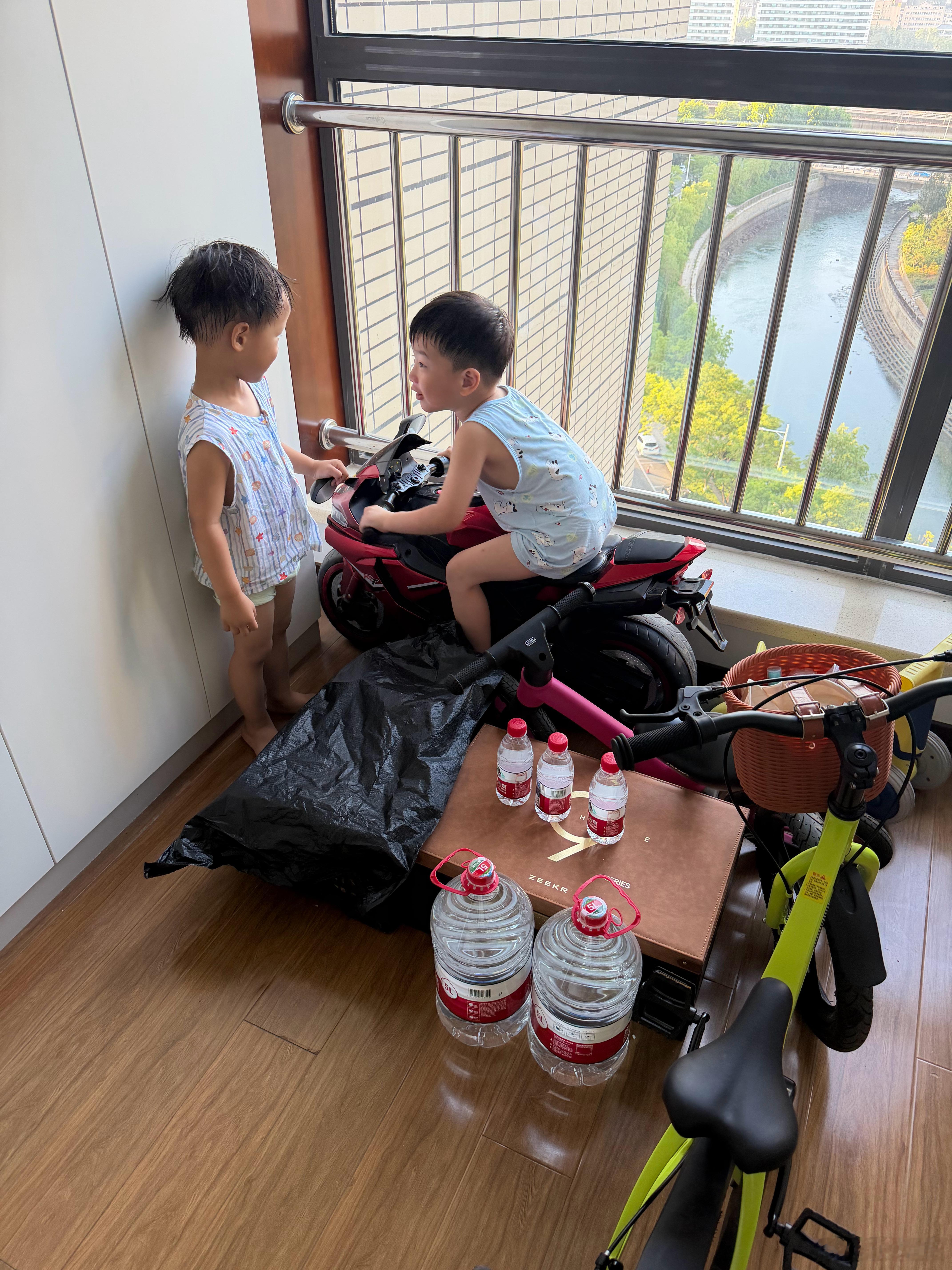 回大连一周长他哥哥姐姐家了也不用喂饭了也不用陪玩了人家玩的都老开心了 大连·华润
