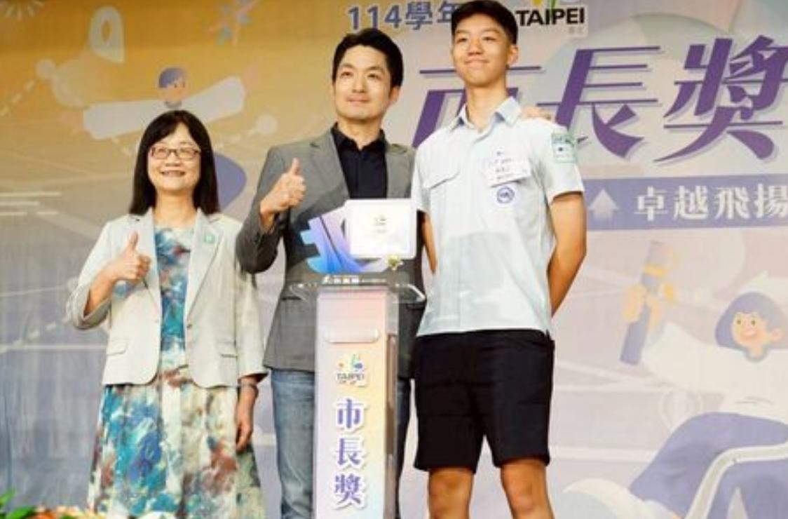 台北市选战，沈伯洋打不过蒋万安，就打蒋万安的儿子！

绿营的这波操作，吃相非常难