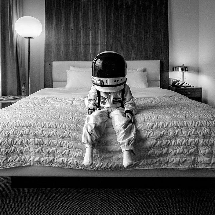 “每个人都同时拥有强大和软弱 颤抖的脚和前进的脚”每个人都是矛盾的结合体——内心