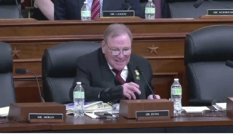 美国议员又开始紧张兮兮了，说中国正在垄断他们的药品市场，要在药品领域上演稀土剧本