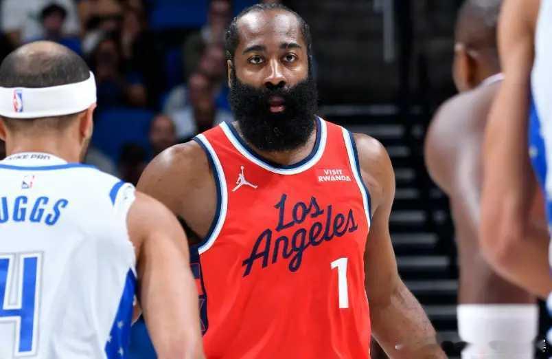 10战9败+3连败！快船豪阵彻底崩盘 哈登31+8独木难支太悲凉快船3连败 哈登