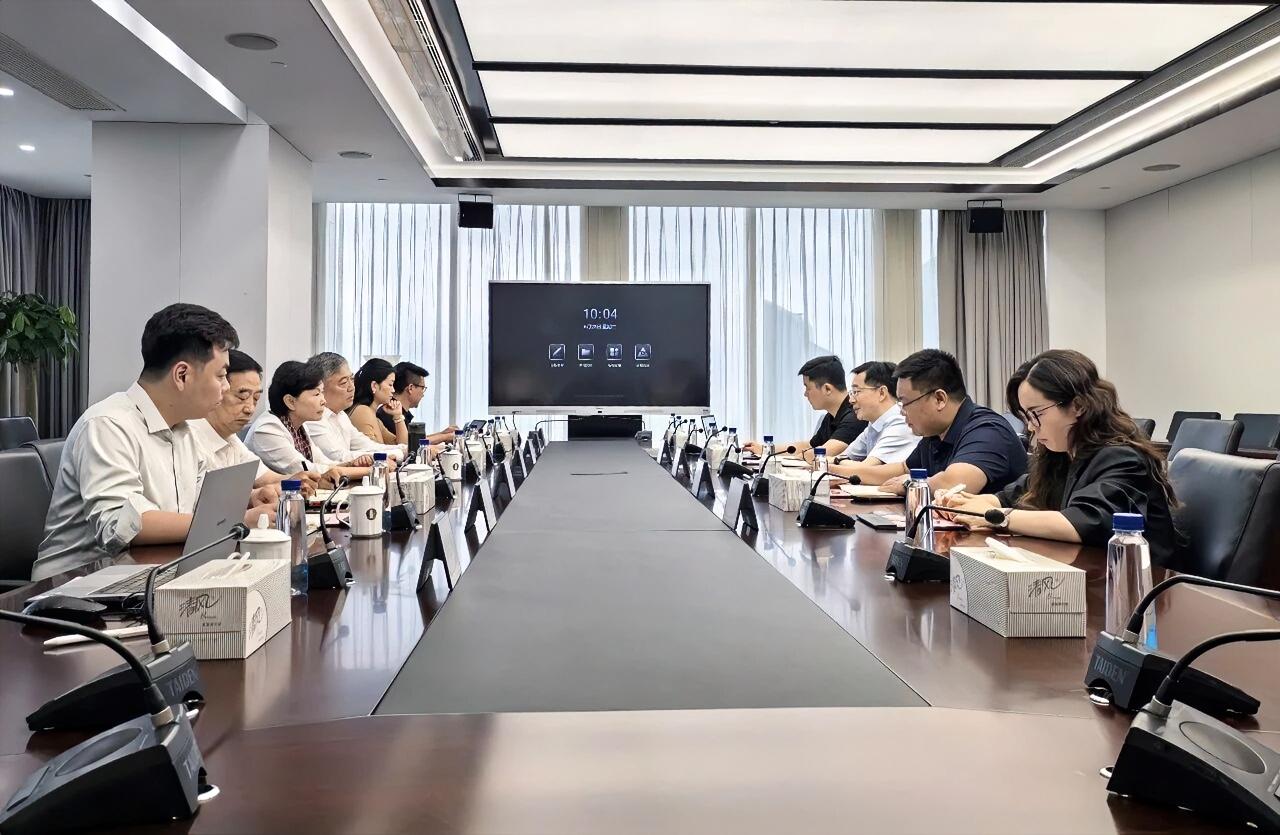 6月23日，江苏省物流产业促进会副会长周晓林、副会长兼秘书长马健一行走访江苏交通