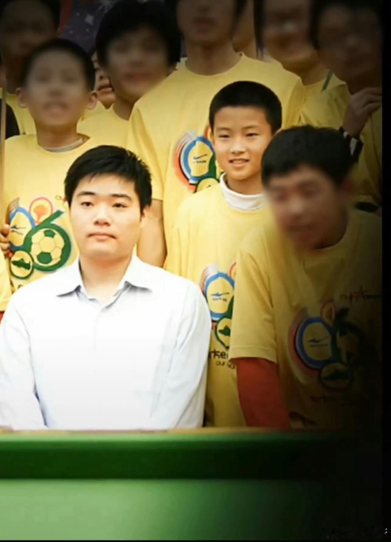 照片拍摄于2008年3月23日，是2008年斯诺克中国公开赛的青少年训练营赛前预