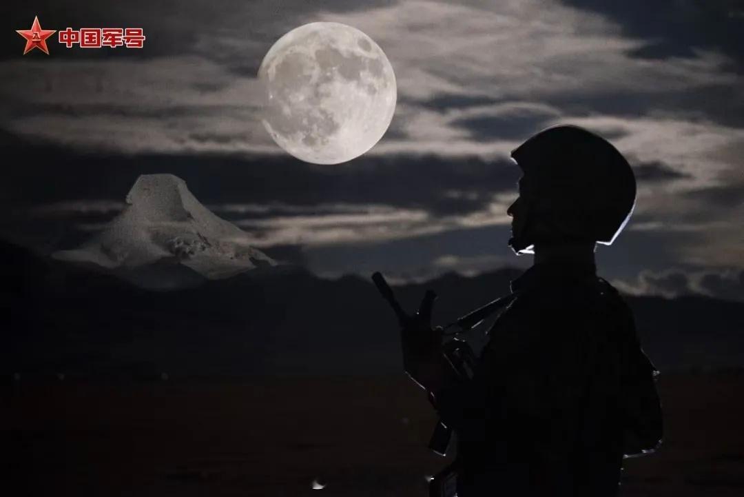 军号小夜灯十五的月亮十六圆，今晚当你抬头望月之时，请不要忘记，有这样一群人正在守