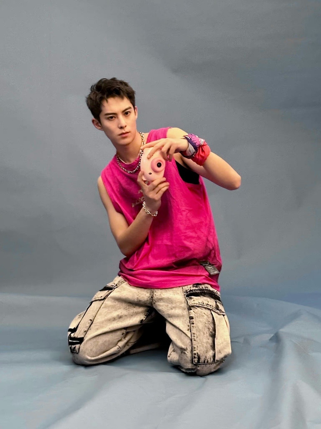 才发现王鹤棣瘦了好多呀！！ ​​​