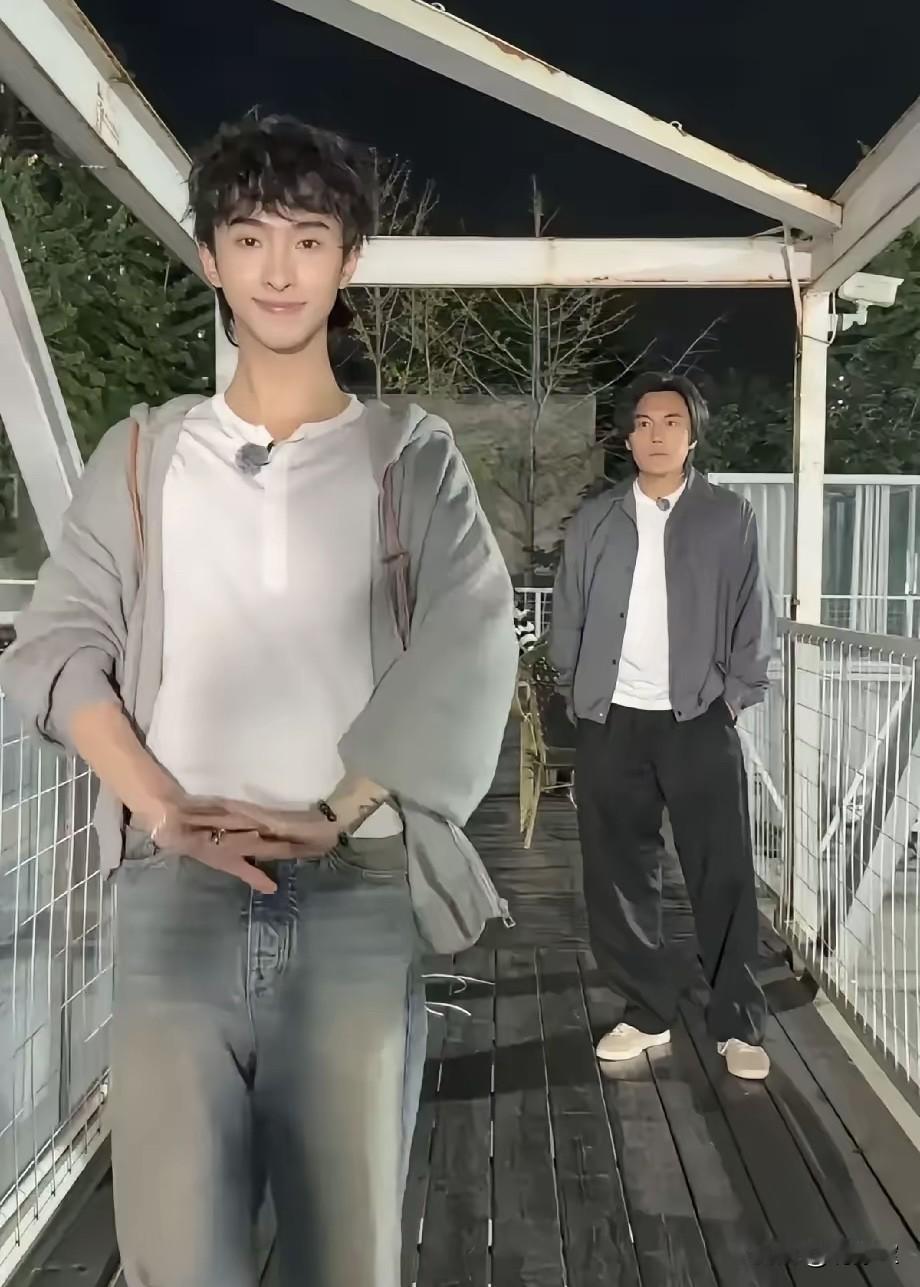 多尔衮奉献皇位都没办到的事
你是说秦昊做到了[微笑]
看到这两天网上都在说秦昊和