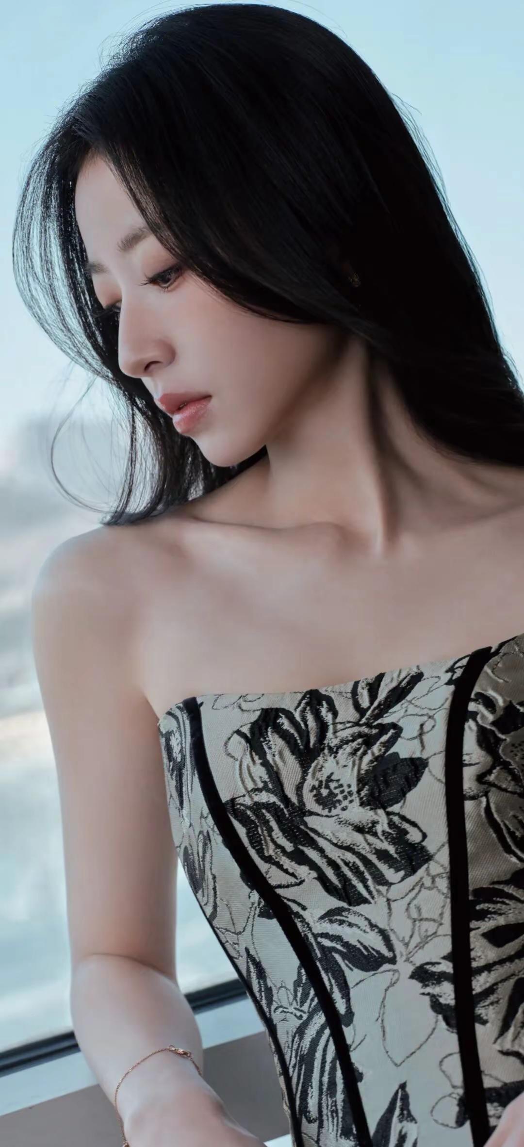 周雨彤 气质女明星 女明星的晚礼服 周雨彤 气质这一块拿捏死死的