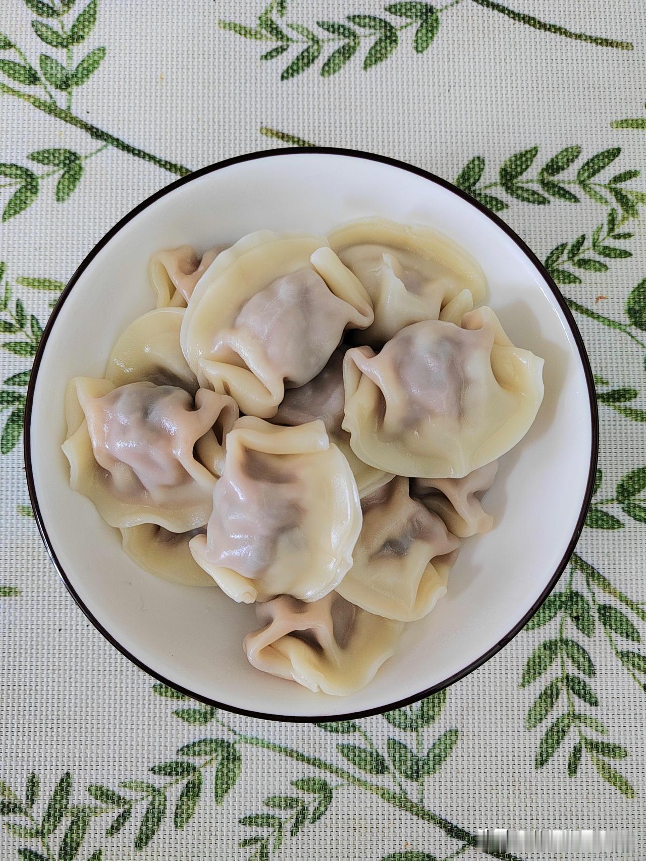 人呐，真是此一时，彼一时啊！

10年前，闺蜜上超市买冻饺子，我曾信誓旦旦地说，
