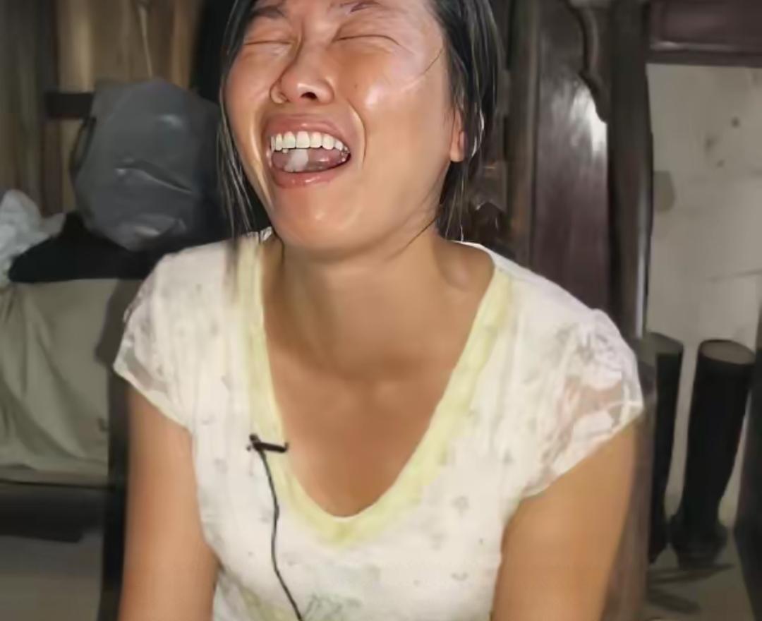 燕志云真是个谜

明明亲手灌死五岁的女儿

法院判了她七年

按理说坐完牢该反省