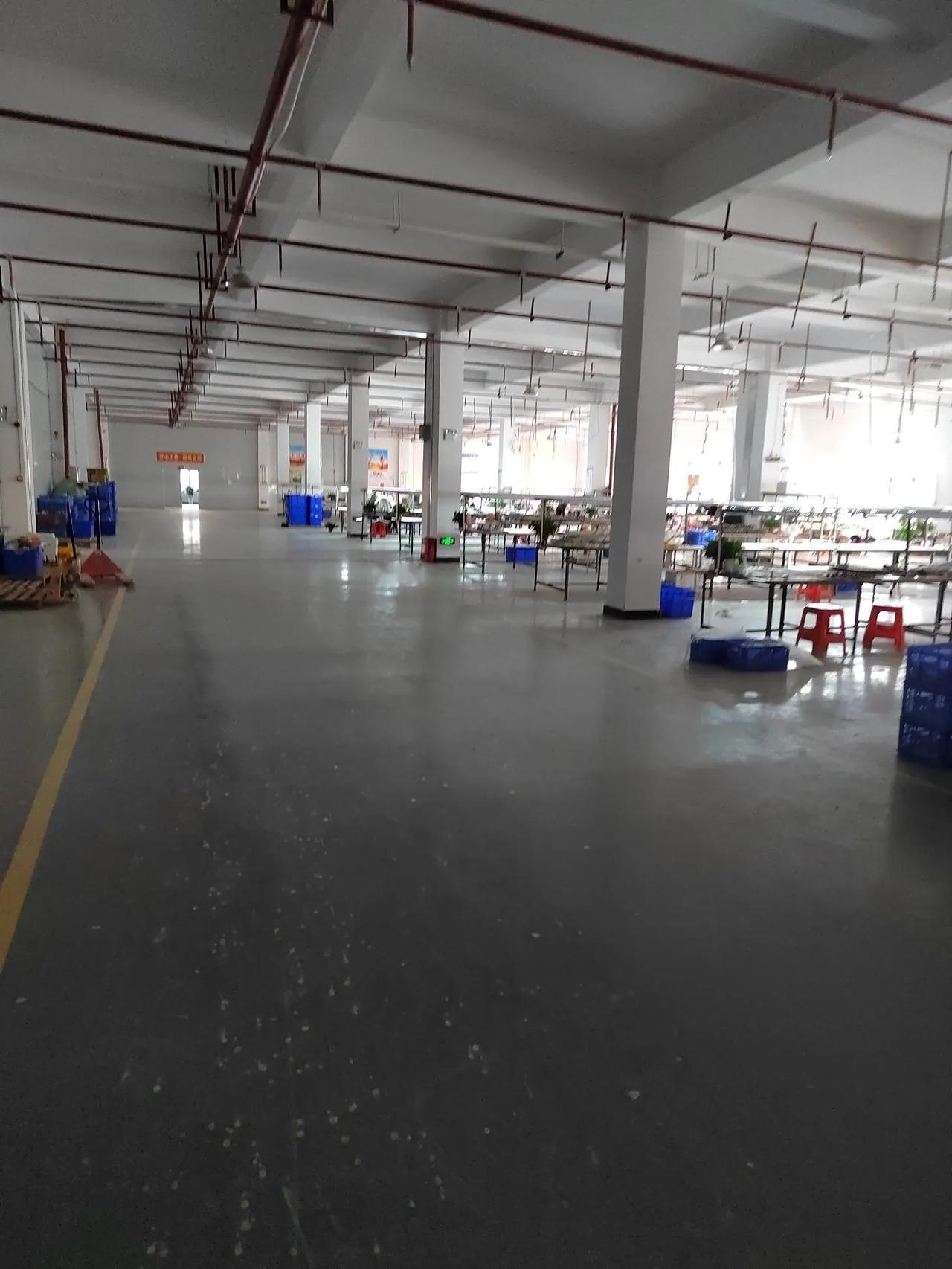 打工是农村人百分之九十的必经之路！他是对比起创业来比较简单的一种挣钱模式，他就像