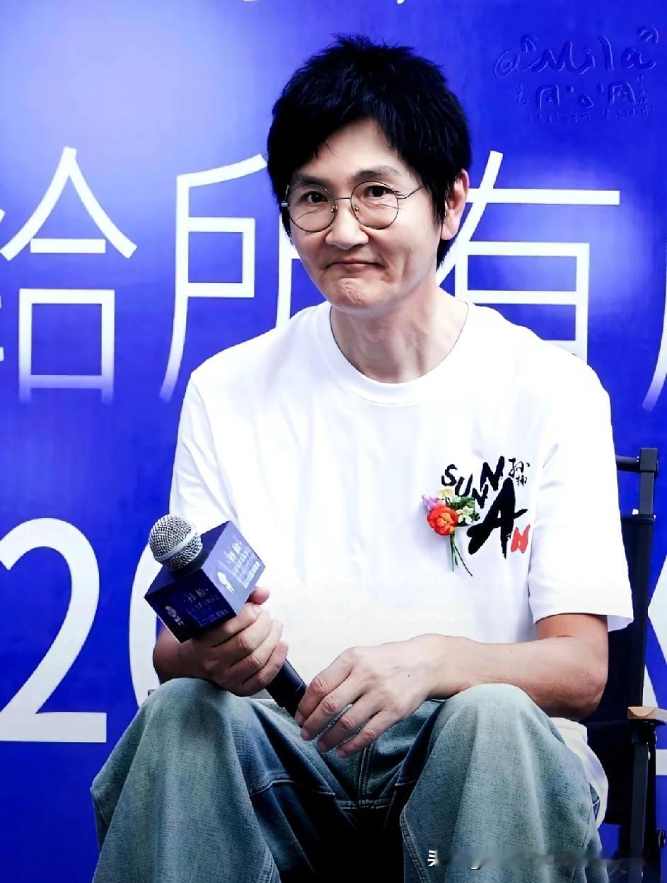 孙楠？！
怎么会变成这个鬼样的？有人说他减肥了，有人说他生病了，我认为他老了，看