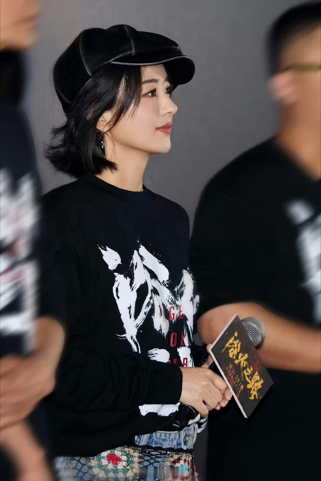 赵丽颖赵丽颖白狐狸赵丽颖 电影向阳花“你眼里的暮色似我记忆里温暖的明月” "𝐓