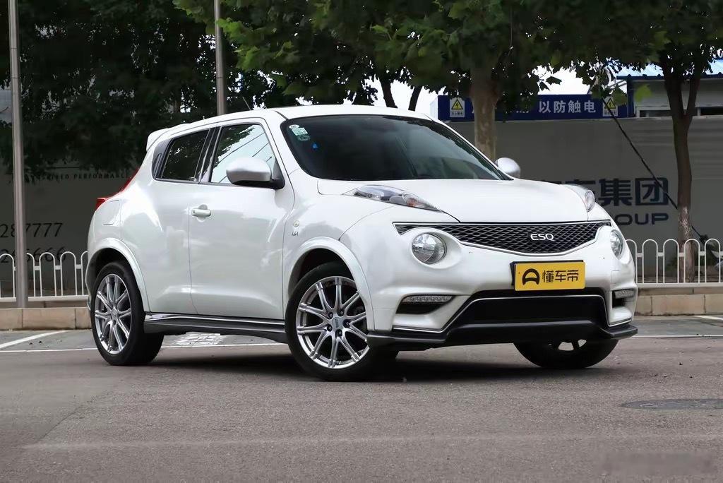 早上好呀～在路上看见一个这车，是真的小众了吧就是这个审美我一直get不到蘑菇聊车