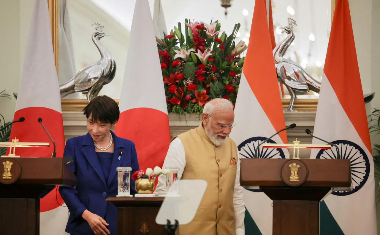 就算是印度的漂亮妹妹也不行，日本首相高市早苗访问印度却拒绝喝印度水，“漱口也不行