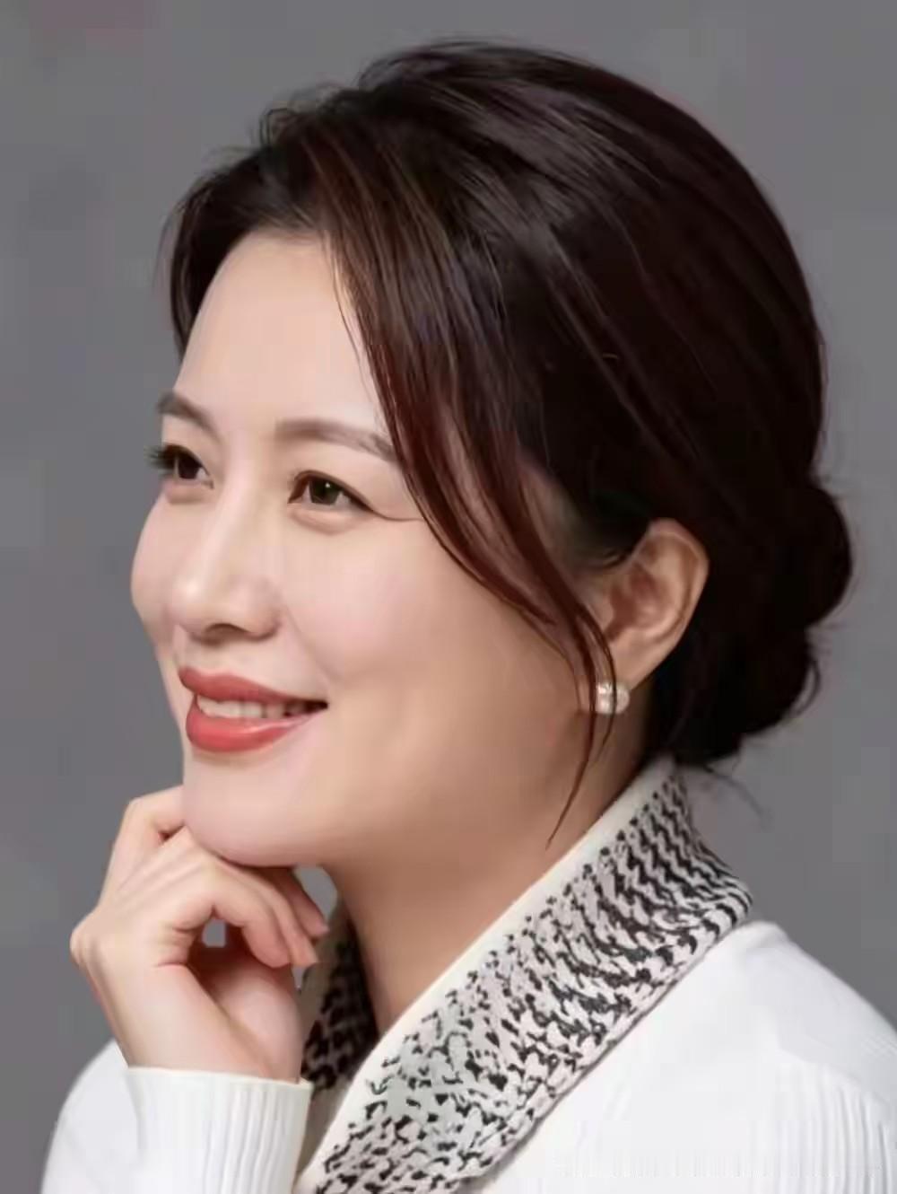 发现没有，减少不必要的期待，你会少大半失望与情绪内耗。

我们总习惯在心底预设剧
