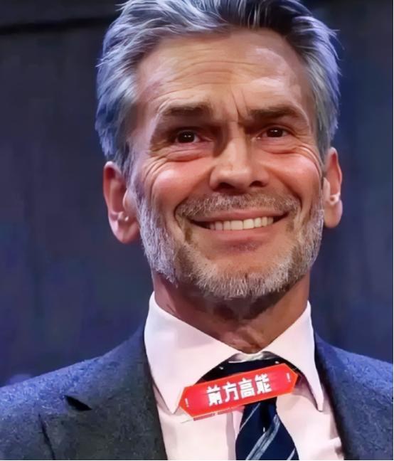 荷兰光刻机巨头ASML表示，现在在美国的技术封锁下，中企想获取EUV光刻机几乎不